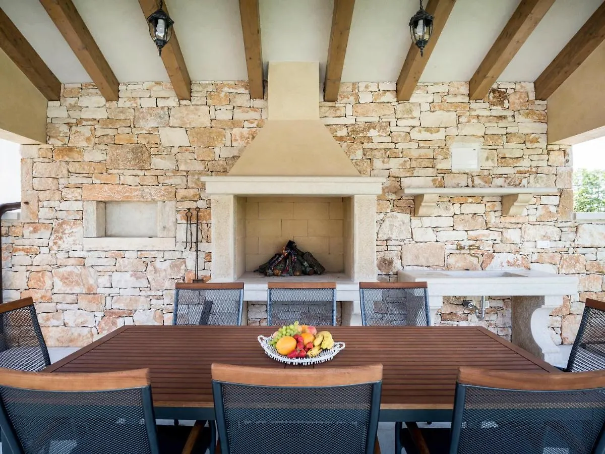Holiday Home Ernesta - Roj463 By Interhome Žminj 0*,